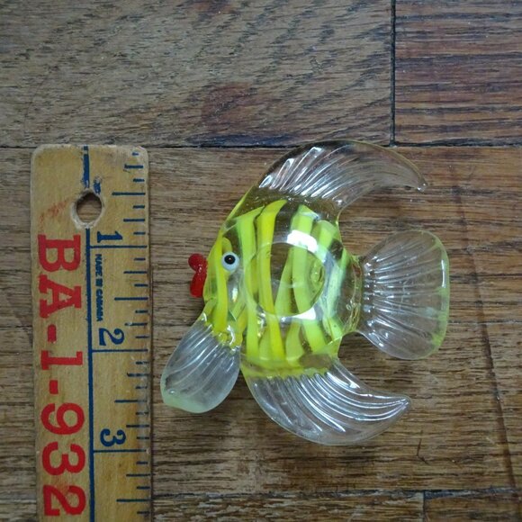 Vintage Glass Fish Figurine - Picture 2 of 6